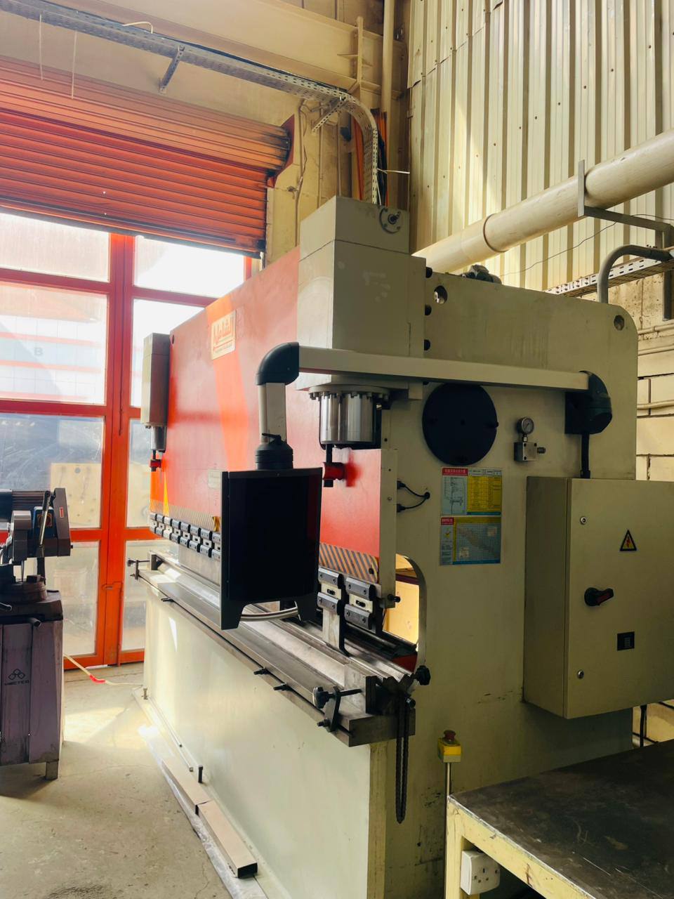 التصنيع وخدمات CNC